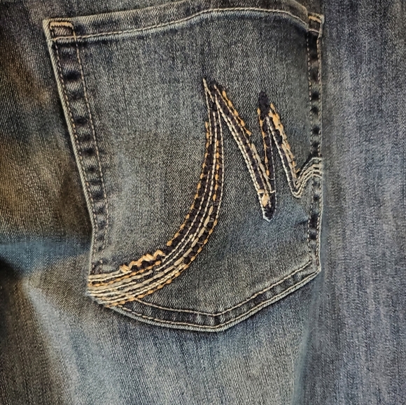 Maurices boot cut ( short) - Picture 4 of 7